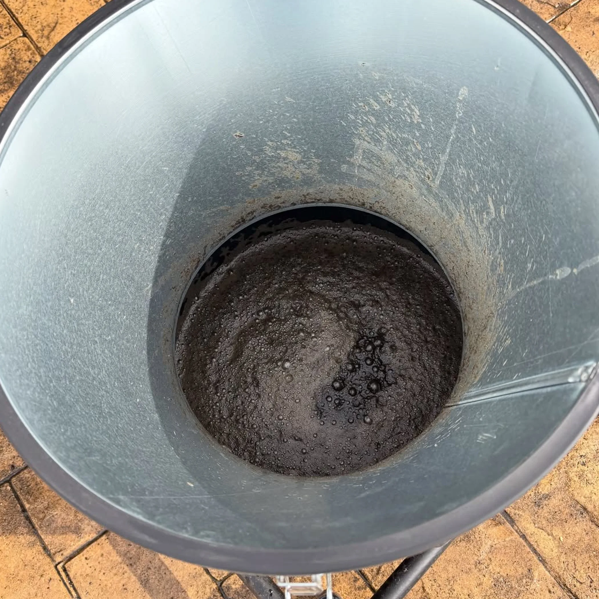 gutter cleaning and maintenance